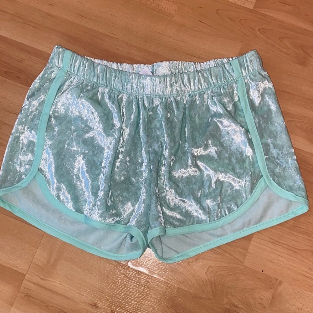 cute & comfy teal velvet shorts!! perfect pj shorts!!